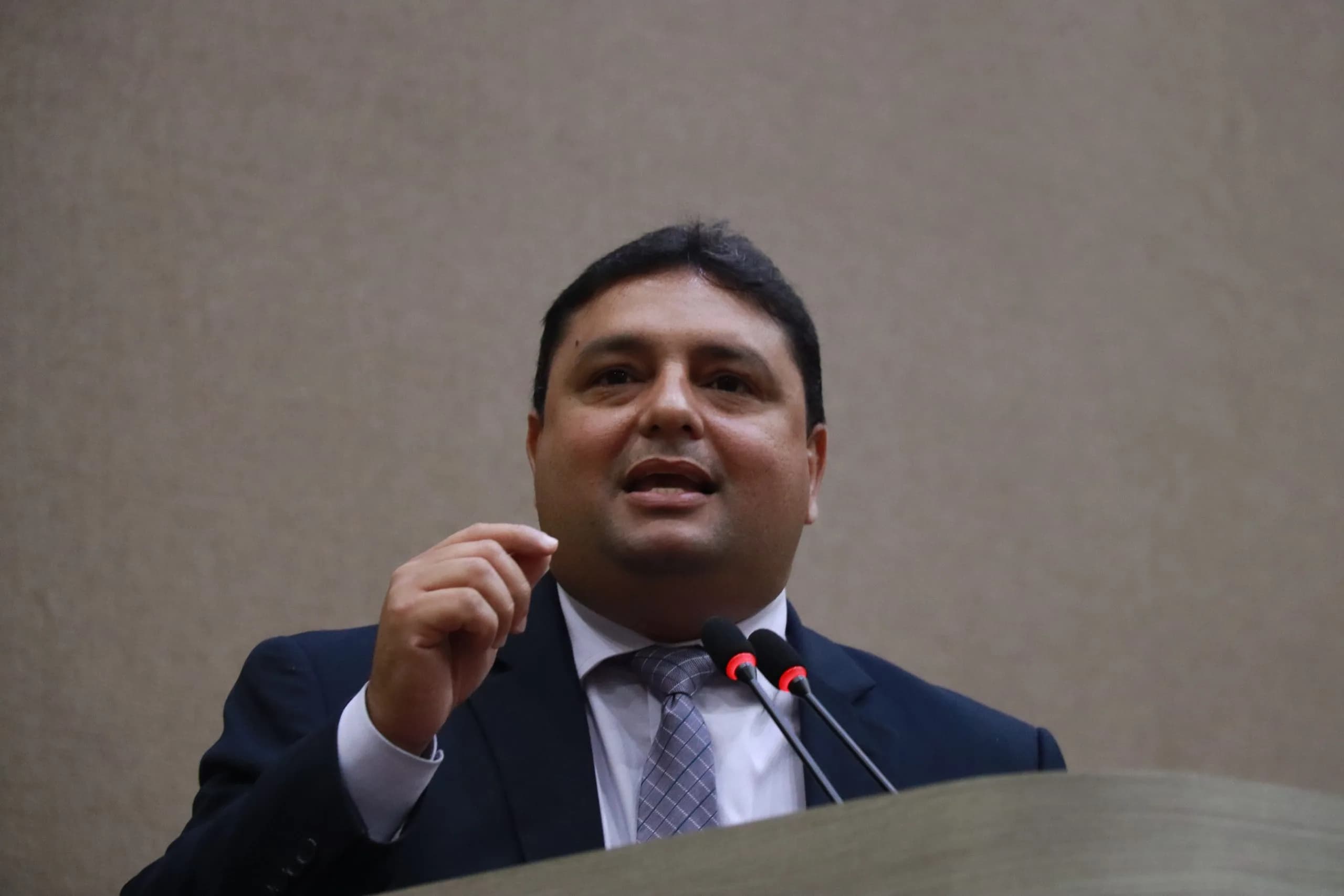 Caio André sobre reajustes: “Se não for feita essa lei, o salário será zero ano que vem”