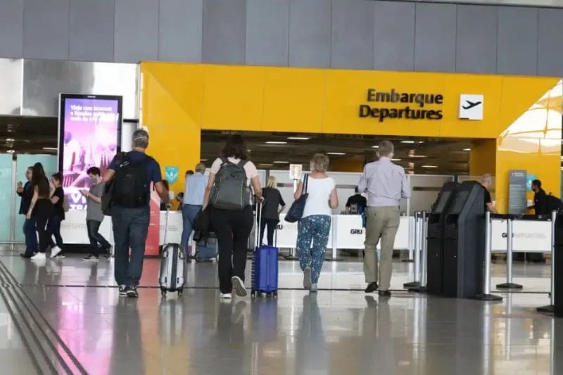 Programa Voa Brasil: vinte mil aposentados já compraram passagens por até R$ 200