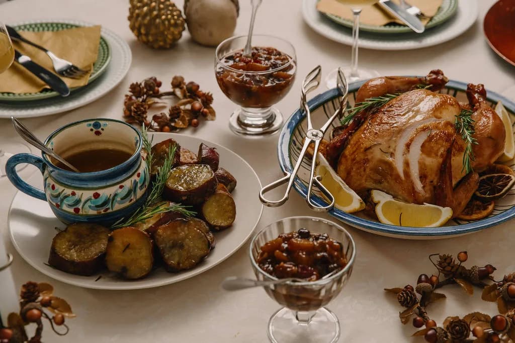 Especialistas dão dicas para evitar exageros nas comidas das festas de Natal e Réveillon