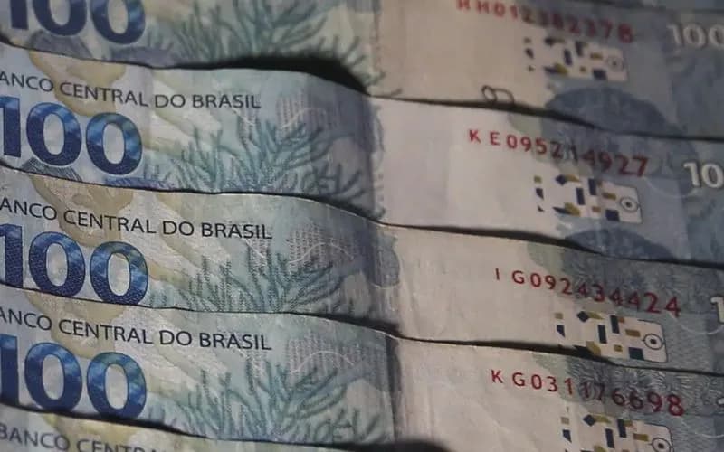 Poupança tem mais saques que aplicações em novembro