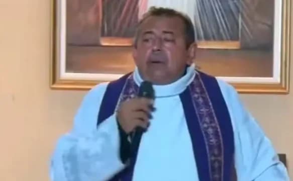 VÍDEO: Padre viraliza ao criticar ‘troca’ de Jesus por papai noel no Natal: “Sociedade imunda”