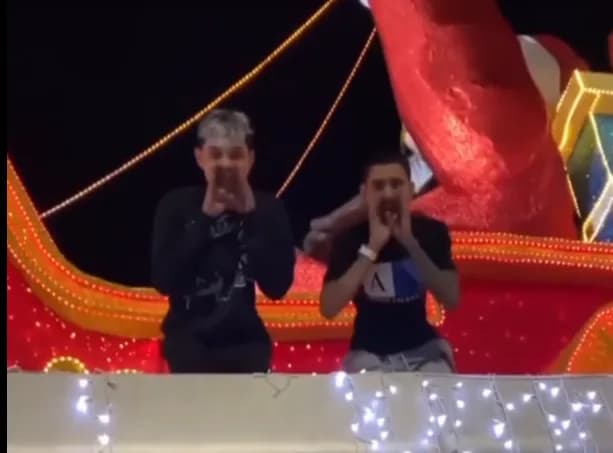 VÍDEO: ‘Mosquitinho’ destrói trenó do Papai Noel na Ponta Negra