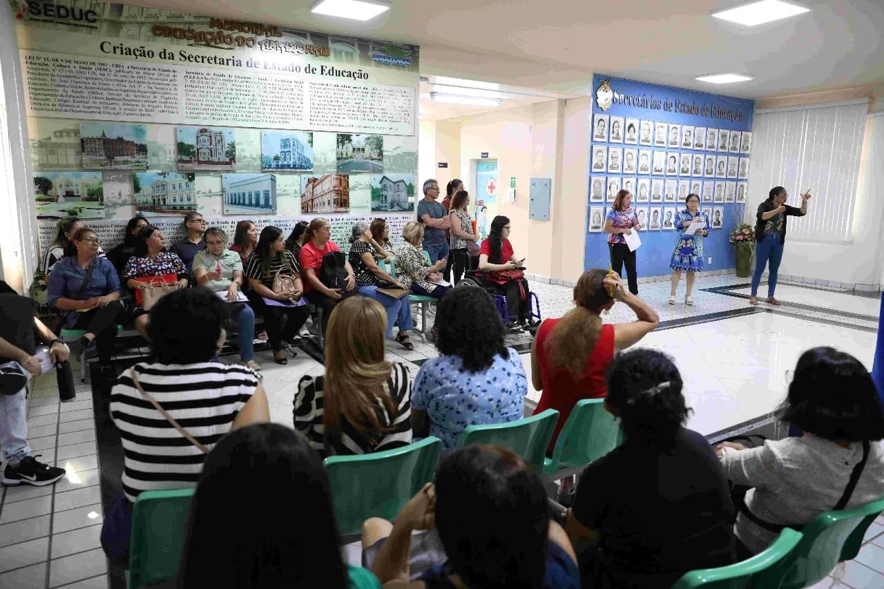 Seduc convoca mais 5 mil professores aprovados no PSS