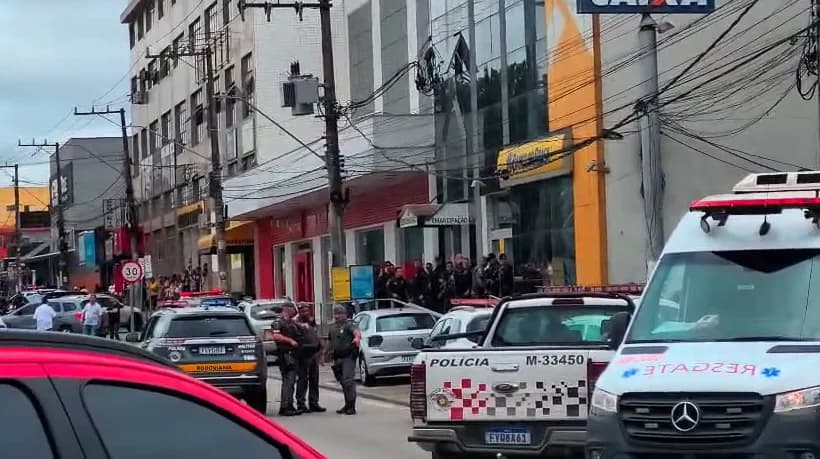 Vídeo: Ladrões fazem reféns em agência bancária em SP, e se entregam após 3 horas