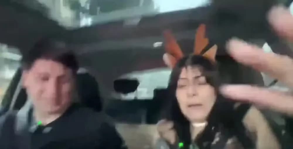 VÍDEO: Influenciadora é roubada durante transmissão ao vivo em Buenos Aires