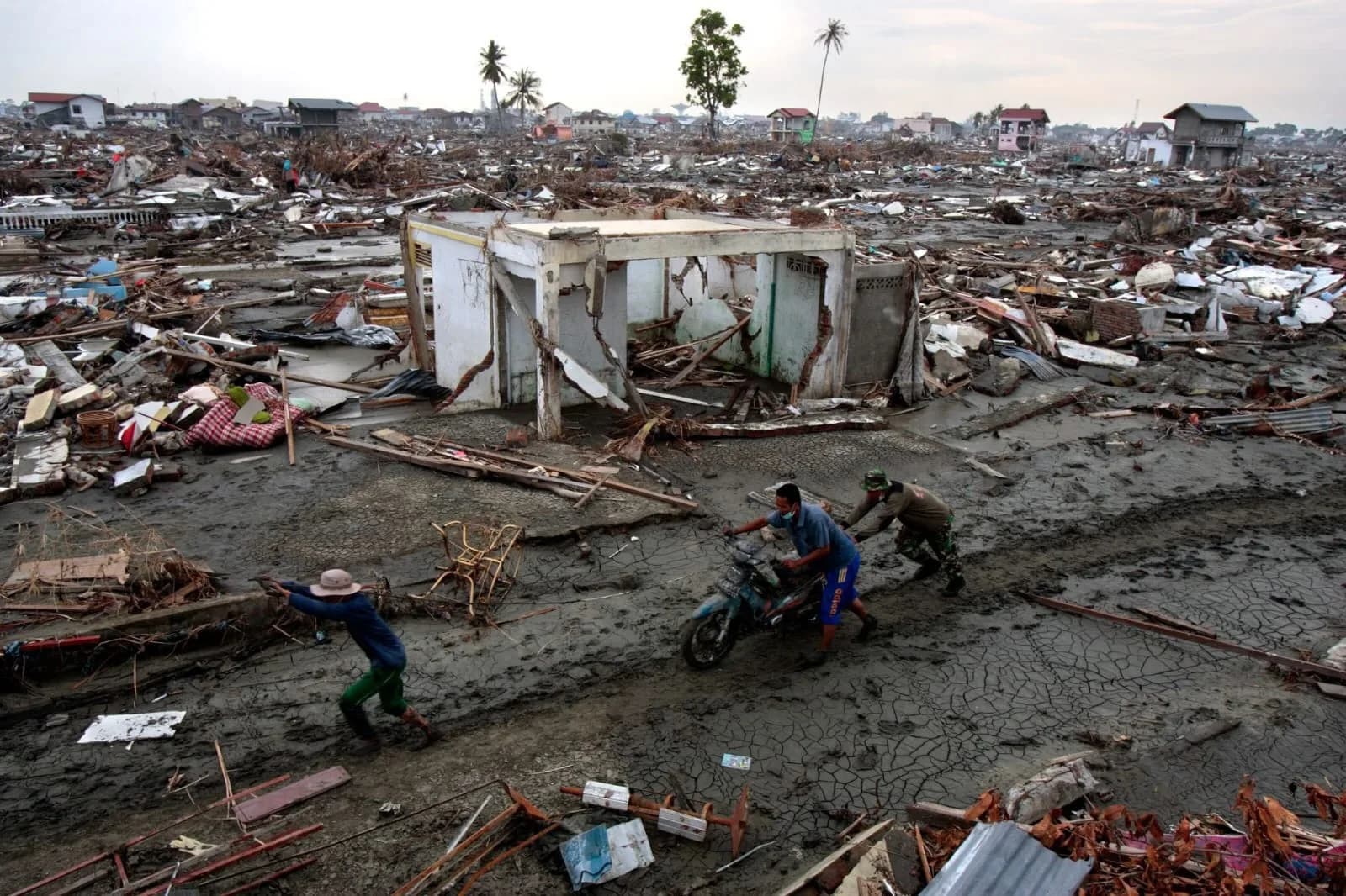 Maior tsunami da Ásia completa 20 anos; 227 mil pessoas morreram