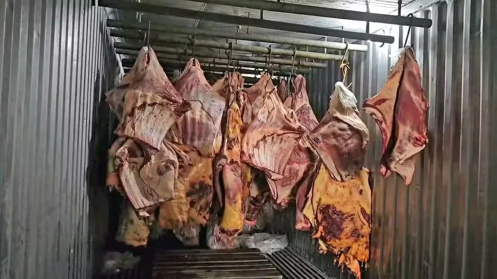 Suspeitos de vender carne estragada das enchentes do RS têm prisão preventiva decretada