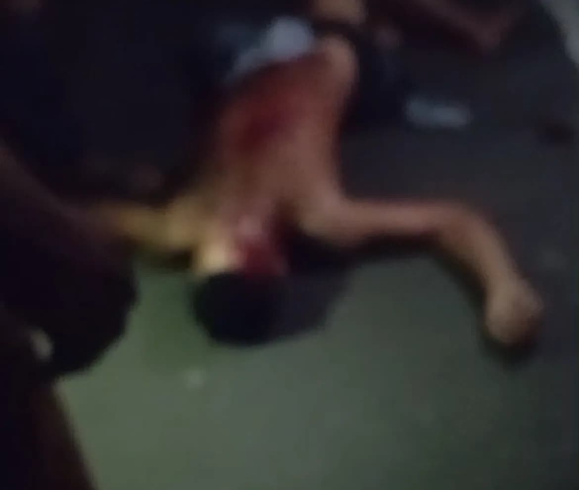 VÍDEO: Motociclista é arremessado ao ser atingido por táxi em grave acidente no Amazonas