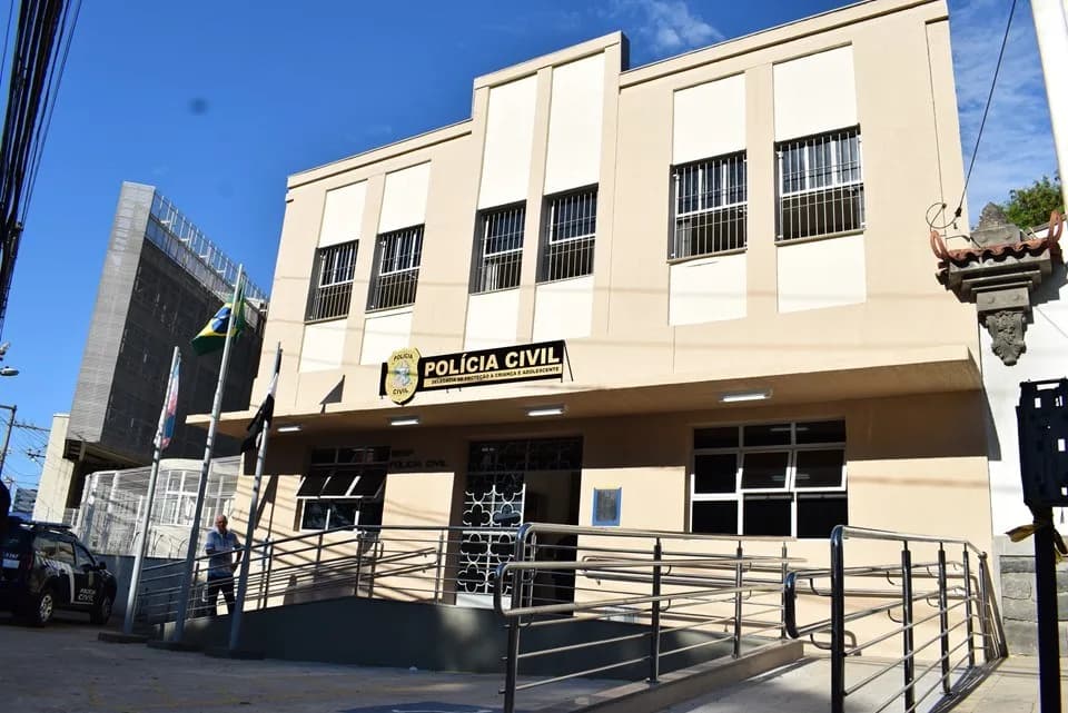 Trio é preso após alegar possessão para abusar de adolescentes no ES