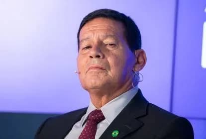 &#8220;Exaltação ao nada&#8221;: Mourão condena ato para lembrar 8/1
