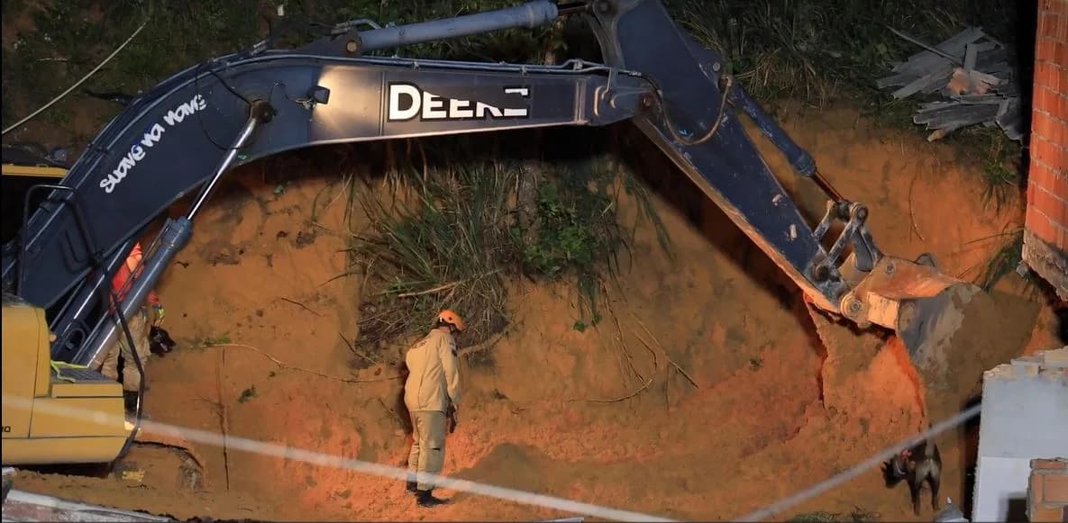 Corpos de pai e filha são encontrados abraçados e soterrados em Manaus