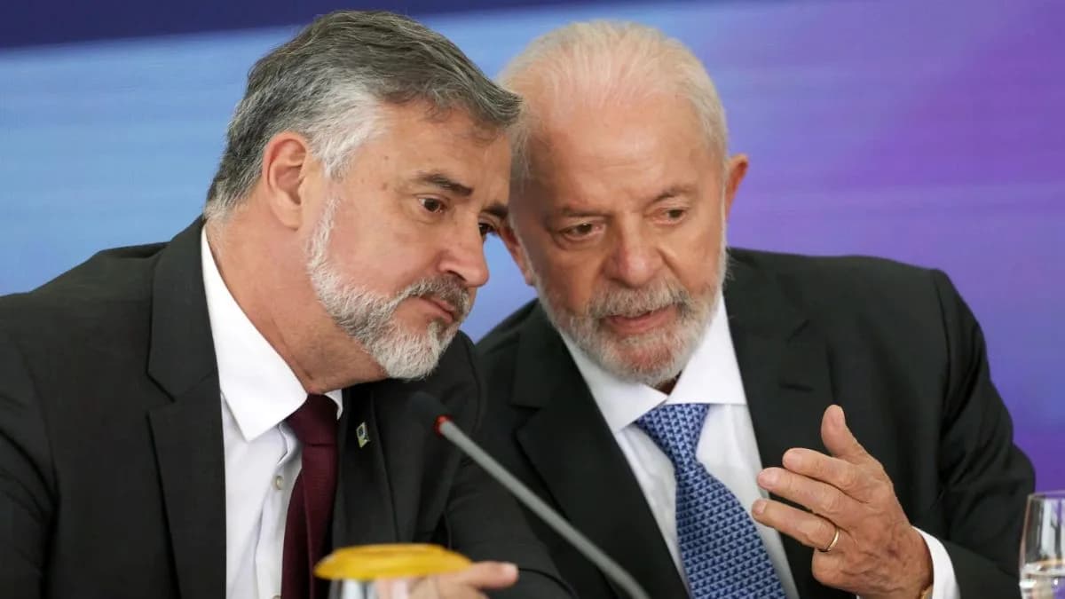 Lula demite Pimenta da Comunicação e marqueteiro assume pasta do governo