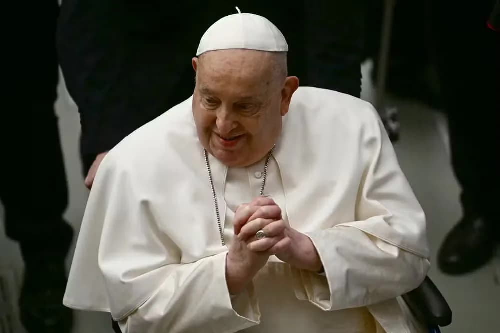 Papa Francisco tem ‘melhora gradual e leve’ no estado de saúde, atualiza Vaticano