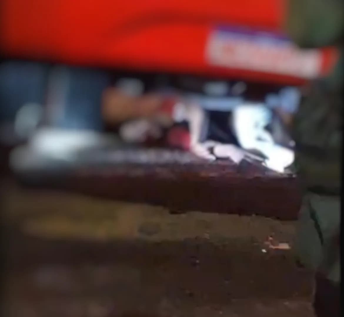 IMAGEM FORTE: Motociclista tem cabeça esmagada em acidente com ônibus de rota em Manaus