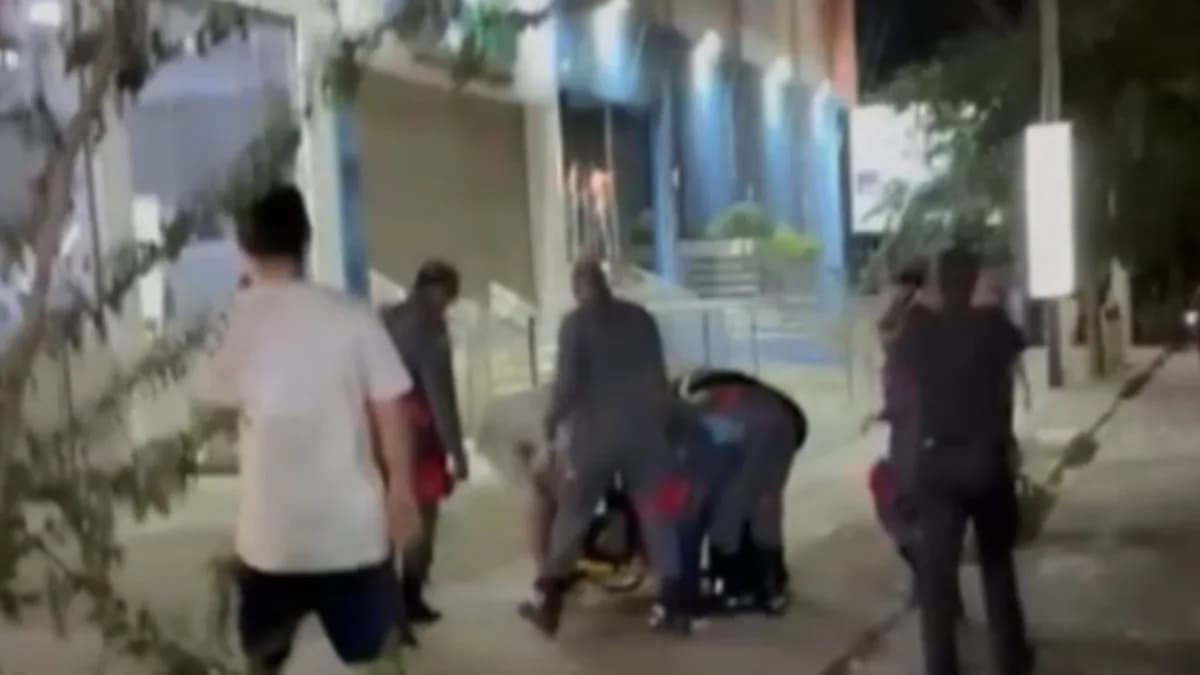 Idoso morre ao tentar erguer fios de alta tensão durante bloco de Carnaval