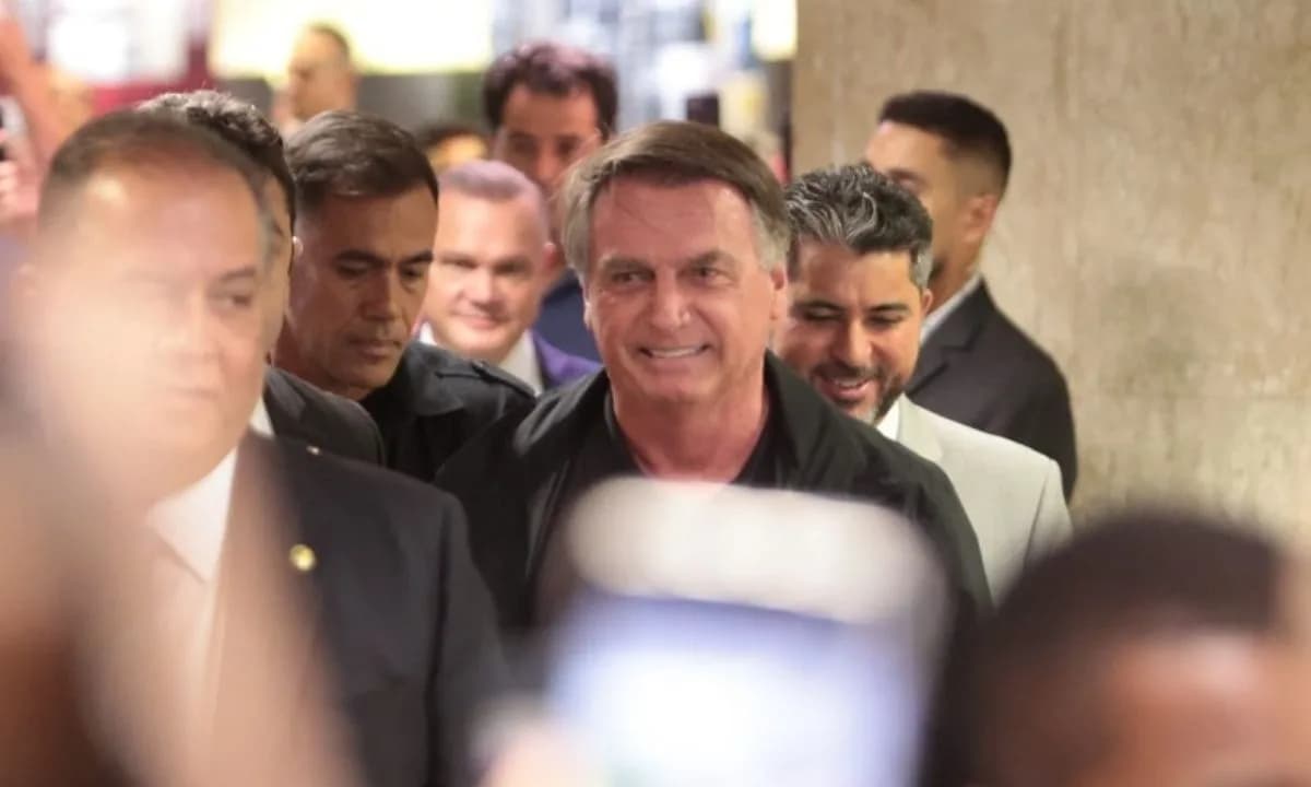 Bolsonaro diz que Câmara possui quórum suficiente para aprovar PEC da anistia