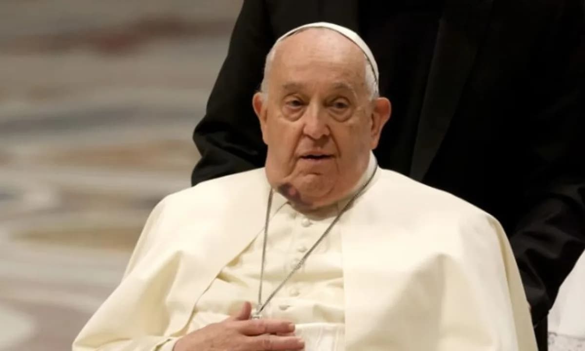 Papa Francisco pode estar no fim da vida, afirma imprensa italiana