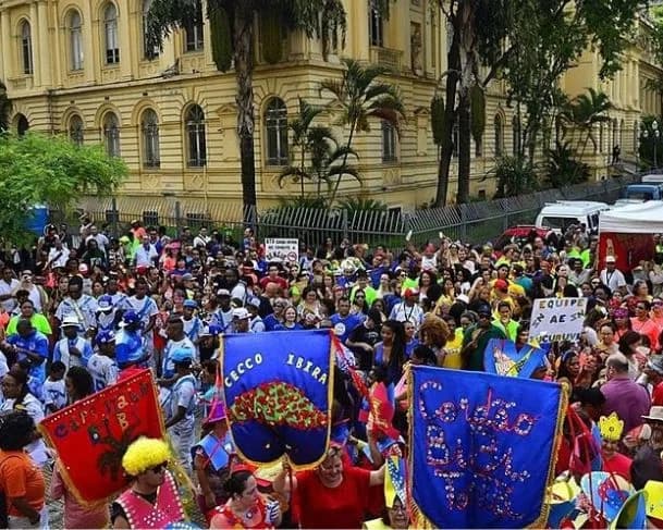 Carnaval aquece bares e restaurantes mas não planejam contratações de funcionários temporários, aponta pesquisa