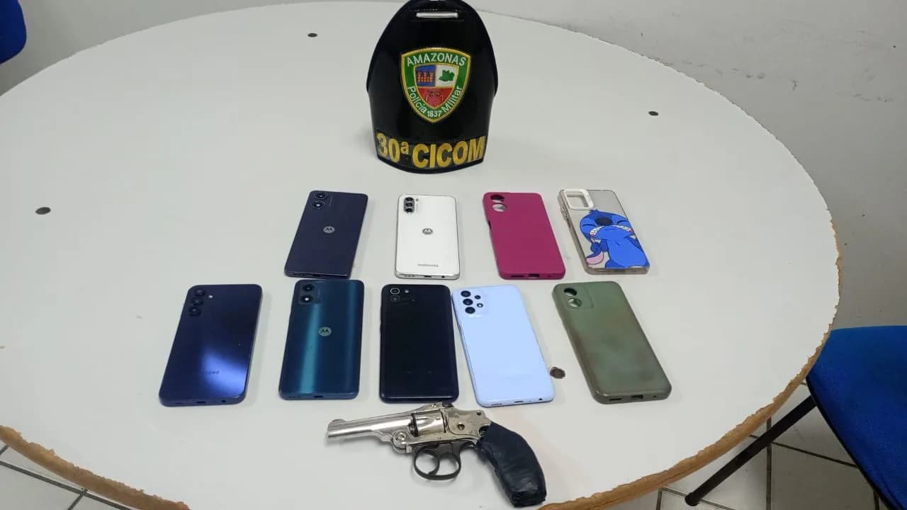 Adolescentes são apreendidos com seis celulares roubados e arma de fogo
