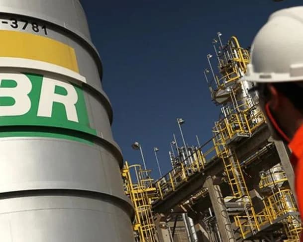 Petrobras registra lucro de R$ 36,6 bilhões em 2024, 70,6% menos que 2023