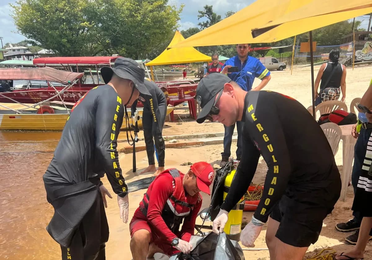 VÍDEO: Corpo de homem é encontrado &#8216;boiando&#8217; na Praia Dourada, em Manaus