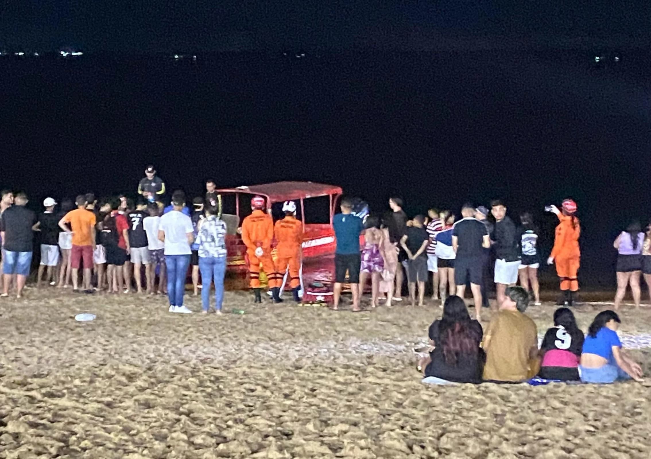 Jovem morre afogado durante a madrugada na Ponta Negra