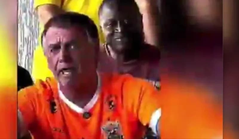 VÍDEO: Bolsonaro diz que mulheres petistas são “feias” e “incomíveis”