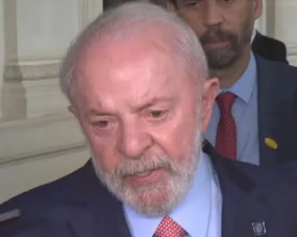 Lula diz que Zelensky foi alvo de “humilhação” por parte de Trump