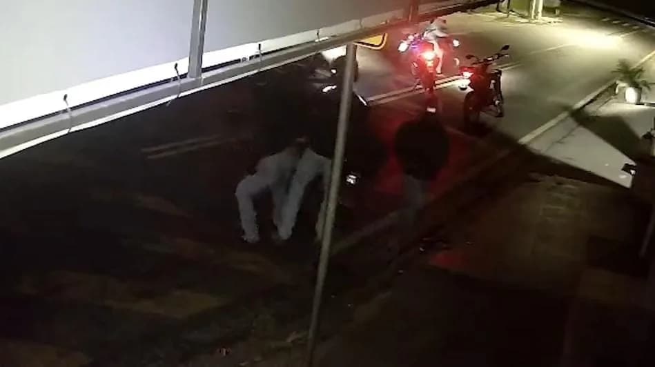VÍDEO: Policial penal é cercado por 6 assaltantes e morre baleado