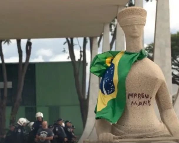Moraes concede prisão domiciliar para pichadora da estátua do STF