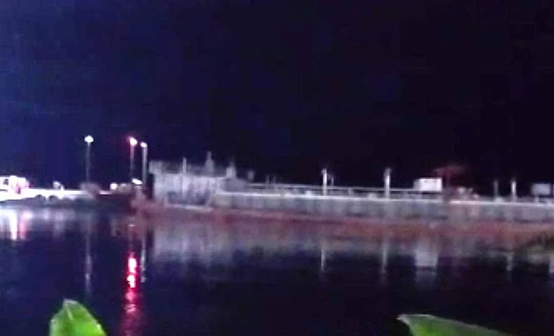 VÍDEO: Veja o momento em que balsa bate em porto de Humaitá e terminal afunda no Rio Madeira