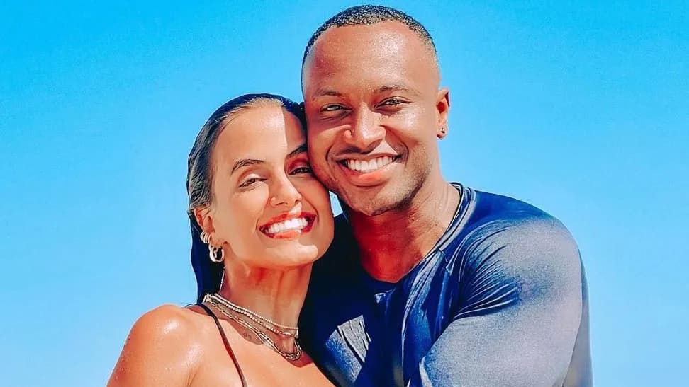 Thiaguinho e Carol Peixinho anunciam chegada do 1º filho: “Nosso amor transbordou”