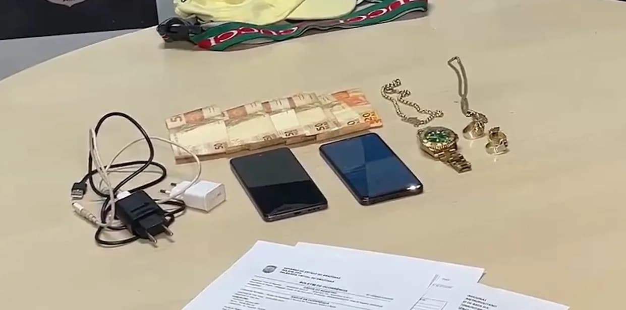 Jovem é preso com celulares roubados no Centro de Manaus