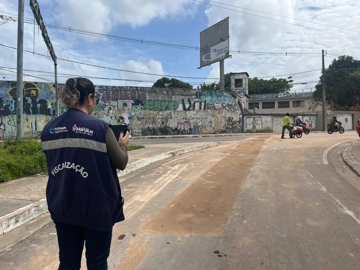 Águas de Manaus é multada em R$ 664,9 mil por má qualidade na recomposição de asfalto