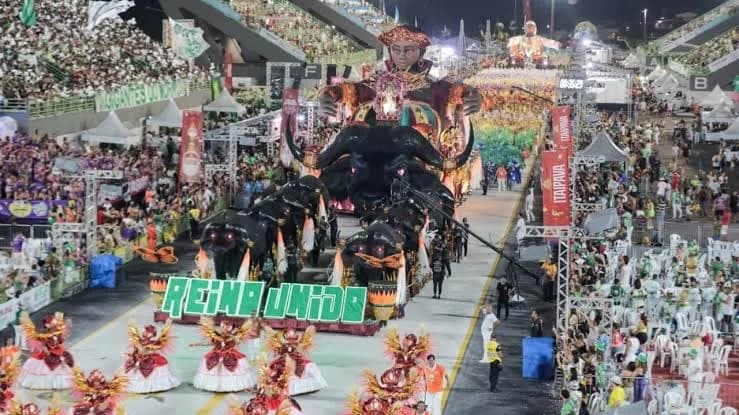 Reino Unido da Liberdade é a campeã do Carnaval de Manaus de 2025