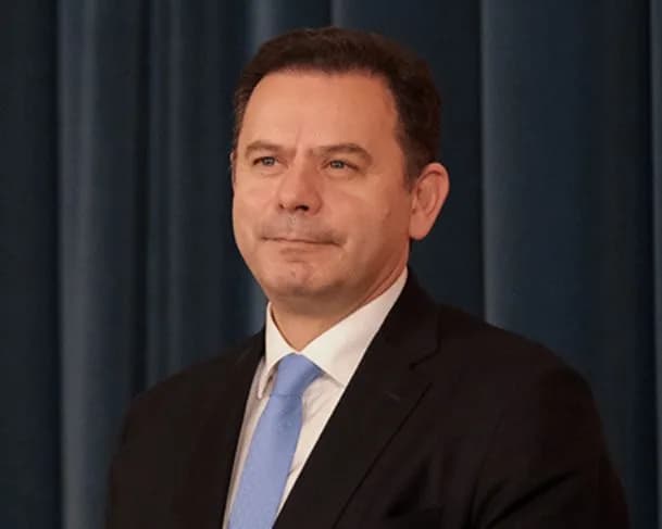 Parlamento derruba primeiro-ministro de Portugal em voto de moção