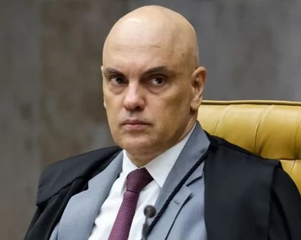 “Oi, Alexandre”: Conselheiro de Trump marca Moraes em postagem sobre restrição de vistos