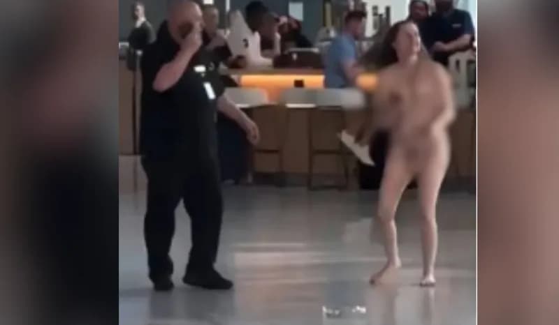 VÍDEO: mulher fica nua em aeroporto e fere pessoas com lápis nos EUA