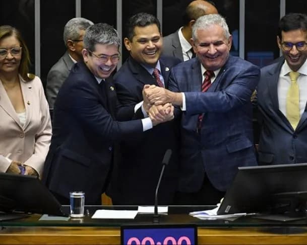 Congresso Nacional aprova Lei Orçamentária Anual para 2025