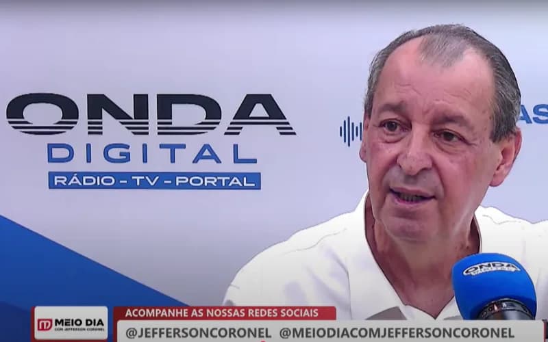 Omar é chamado de ‘ferida’ de Bolsonaro e relembra pressão para mudar bula da cloroquina na pandemia