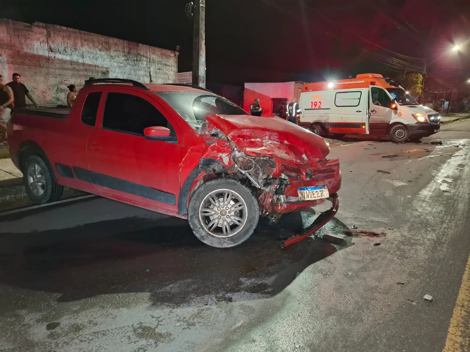 Ambulância do SAMU se envolve em acidente na Colônia Antônio Aleixo
