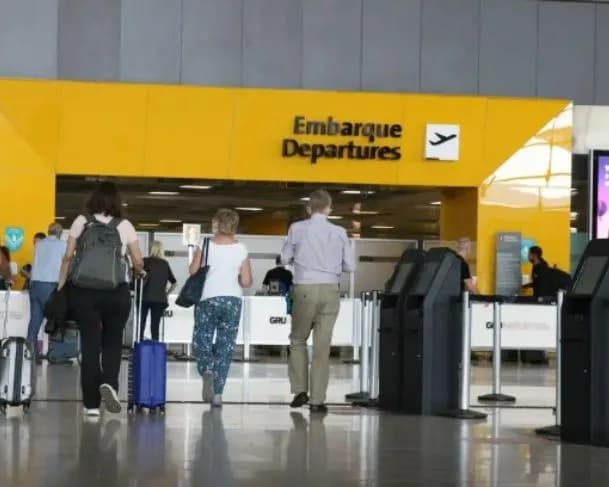 Deputadas do PSOL e PT relatam racismo durante revista em Aeroporto de Guarulhos