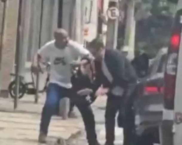 IMAGENS FORTES: Policial Federal mata assaltante no Rio de Janeiro