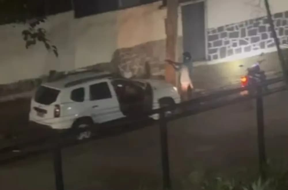 VÍDEO: Motorista de aplicativo reage a assalto e é morto a tiros, no RJ