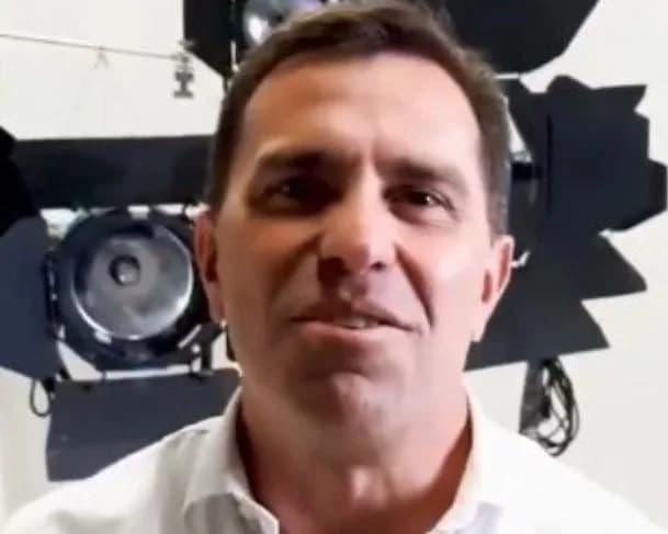 Rodrigo Bocardi ressurge nas redes sociais e faz mistério sobre projetos para o futuro