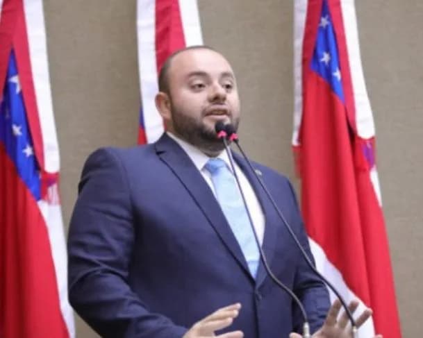 Fausto Júnior assina requerimento em favor da anistia aos envolvidos nos atos de 8 de janeiro