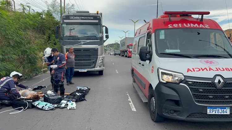 Mulher sofre grave lesão após ser atingida por caminhão em avenida movimentada de Manaus