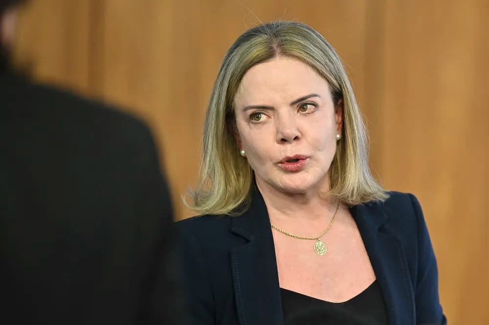 Gleisi dispara contra Bolsonaro: &#8220;Acuado pelas gravíssimas acusações&#8221;