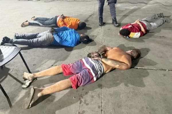 Quadrilha é presa por roubar carga de bacalhau avaliada em R$ 2 milhões