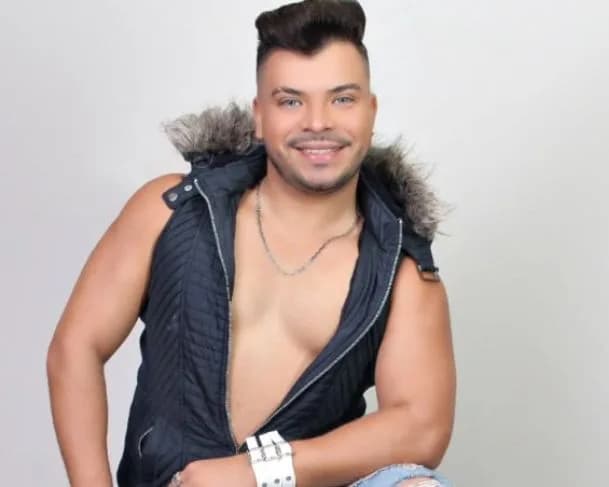 Cantor de forró morre por complicações da monkeypox